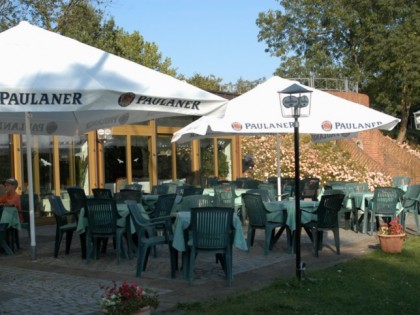 照片: Elbterrasse im F&amp;uuml;rstengarten - Sch&amp;uuml;tzenhaus